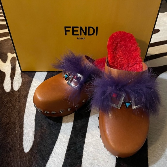 NWT Fendi Brown 👹 Clogs Size 8 🤎❤️💜 - Picture 1 of 8